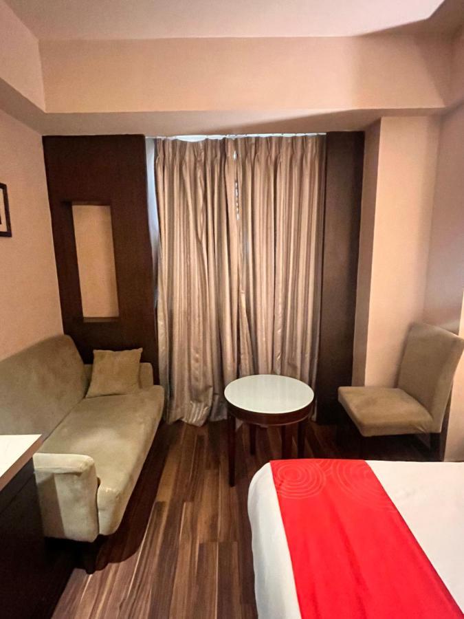 Krios Hotel - Near Sg Highway, Ahmadábád Kültér fotó
