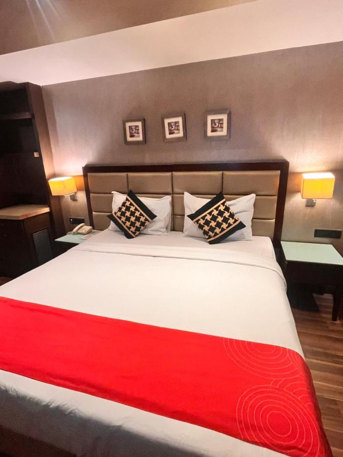 Krios Hotel - Near Sg Highway, Ahmadábád Kültér fotó
