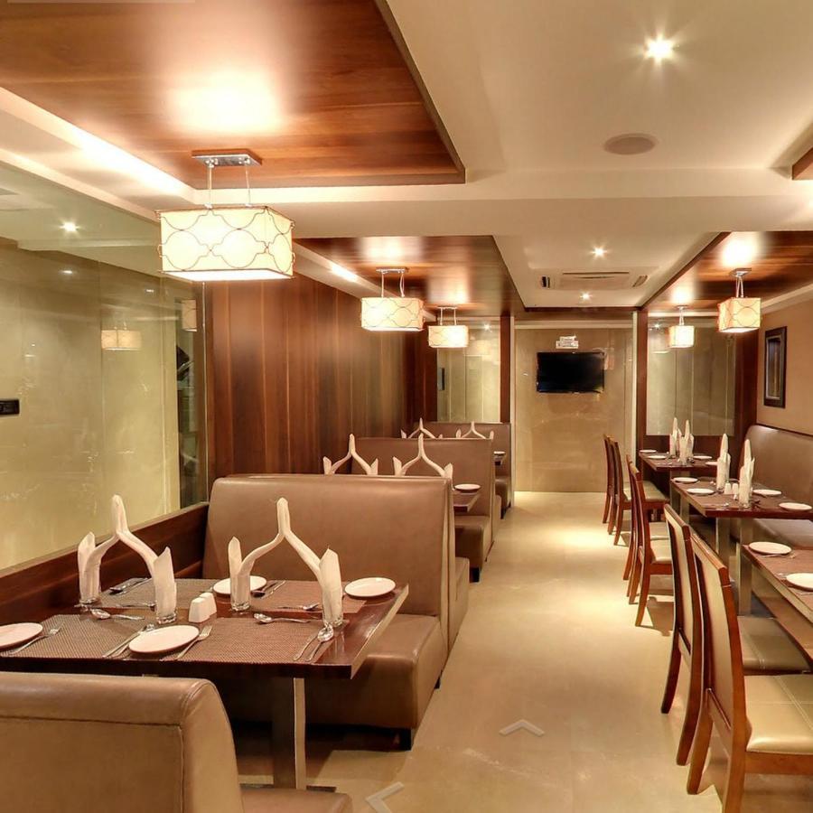 Krios Hotel - Near Sg Highway, Ahmadábád Kültér fotó